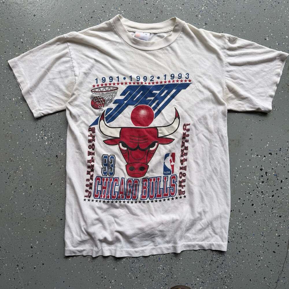 Vintage 1993 Chicago Bulls 3-Peat NBA World Champions T-Shirt Medium